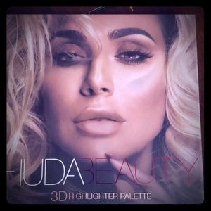 HUDA BEAUTY
